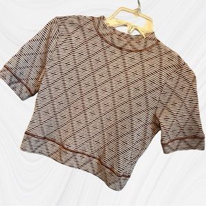 Intimately Free. Size small. Crop top. Perfect for high waist bottoms!